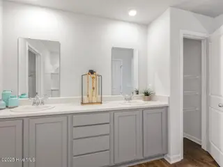 322 Hammock Bay Way Lot 33, Hubert, NC 28539 – photo 13: Birdsong5097mbaDRHorton-033-027-1280x960