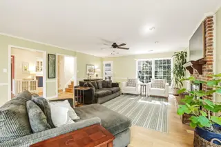 121 Gull Harbor Drive, Newport, NC 28570 – photo 13: Living Room