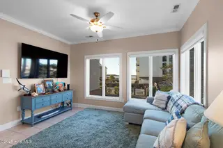 104 S 3rd Street J1 & Slip #55 Atlantic Harbour, Morehead City, NC 28557 – photo 9: Living room
