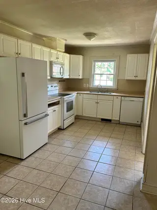 231 Carolina Pines Boulevard, New Bern, NC 28560 – photo 5: IMG_8042