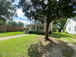 411 E Baker Street, Tarboro, NC 27886 – photo 2: IMG_2120