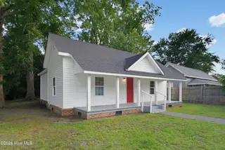 316 E Walter Street, Whiteville, NC 28472 – photo 7: Side of Home