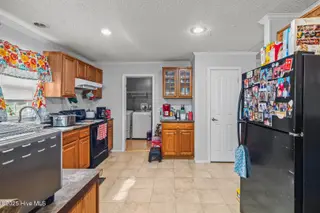222 Busch Drive, Richlands, NC 28574 — 3-bedroom manufactured home in Jenkins Creek, Richlands, NC, photo 14 of 38