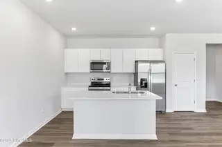 609 S Squires Run Lane, Richlands, NC 28574 – photo 10: Kitchen