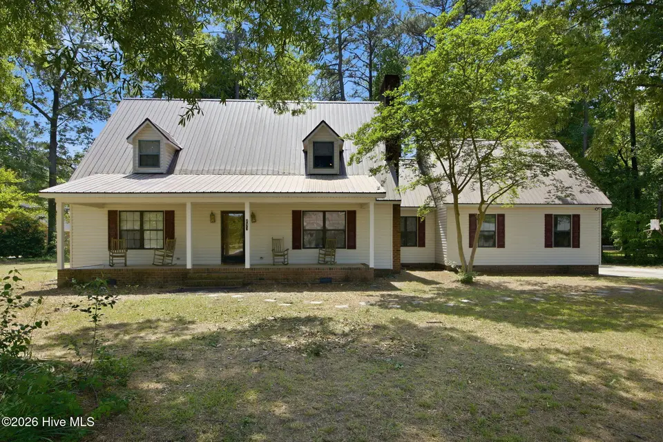 934 Falcon Circle, Greenville, NC 27834 — 3-bedroom home in Northwoods, Greenville, NC, photo 1 of 53: 1-web-or-mls-img_5628