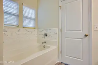 309 James Hedrick Court, Jacksonville, NC 28540 – photo 17: 309 Hedrick - Interior - Edited_15