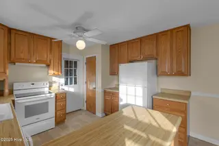 1409 Clifton Road, Jacksonville, NC 28540 – photo 11: IMG_1375
