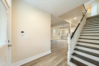 509 S 5th Avenue, Wilmington, NC 28401 – photo 5: Foyer