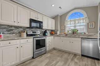 482 Pepper Breeze Avenue SW, Calabash, NC 28467 — 2-bedroom home in Saltaire Village, Calabash, NC, photo 12 of 54: 482 pepper breeze ave sw - 19