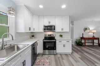 2614 Country Club Road, Jacksonville, NC 28546 – photo 5: Kitchen
