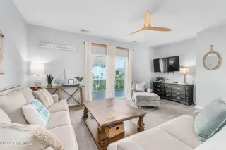 210 Gray Duck Drive, Beaufort, NC 28516 – photo 17: 21-web-or-mls-cchadwick-visuals-210-gray
