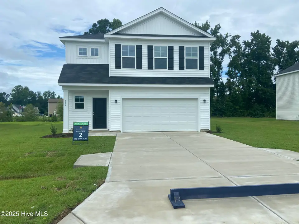 512 Sandy Hollow Drive, Jacksonville, NC 28540 – photo 1 of 7: Exterior
