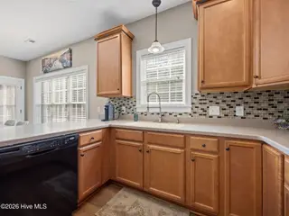 301 Savannah Drive, Jacksonville, NC 28540 – photo 15: 16-web-or-mls-301 Savannah Dr. 33