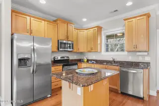 2202 E Oak Bridge Drive NE, Leland, NC 28451 — 4-bedroom home in Compass Pointe, Leland, NC, photo 11 of 76: 2202EOakBridgeWay-13