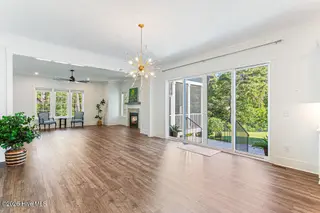 275 Hollycrest Drive, Pinehurst, NC 28374 — 5-bedroom home in Hollycrest, Pinehurst, NC, photo 14 of 42: Dining area