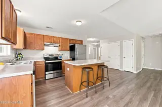 4712 Corena Drive, New Bern, NC 28562 – photo 12: 32-web-or-mls-DSC_1966_edit