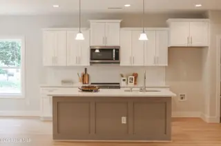 2500 Brookhaven Drive, Kinston, NC 28504 – photo 7: Kitchen Island