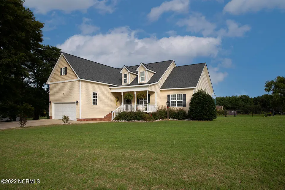 158 Linville Lane, Willow Spring, NC 27592 – photo 1 of 40: Front