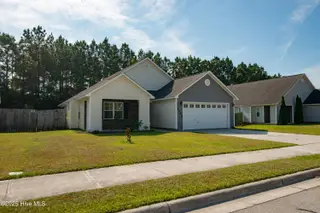 2002 W T Whitehead Drive, Jacksonville, NC 28546 – photo 3: DSC_4925