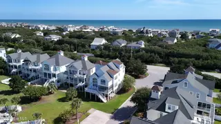 101 Sound Side Drive, Atlantic Beach, NC 28512 — 5-bedroom home in Bay Ridge, Atlantic Beach, NC, photo 11 of 65: 11-web-or-mls-DJI_20260915151930_0135_D