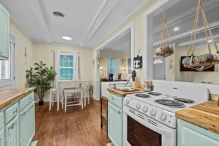 3413 Taylor Street, Morehead City, NC 28557 – photo 16: 25-web-or-mls-1S3A1460