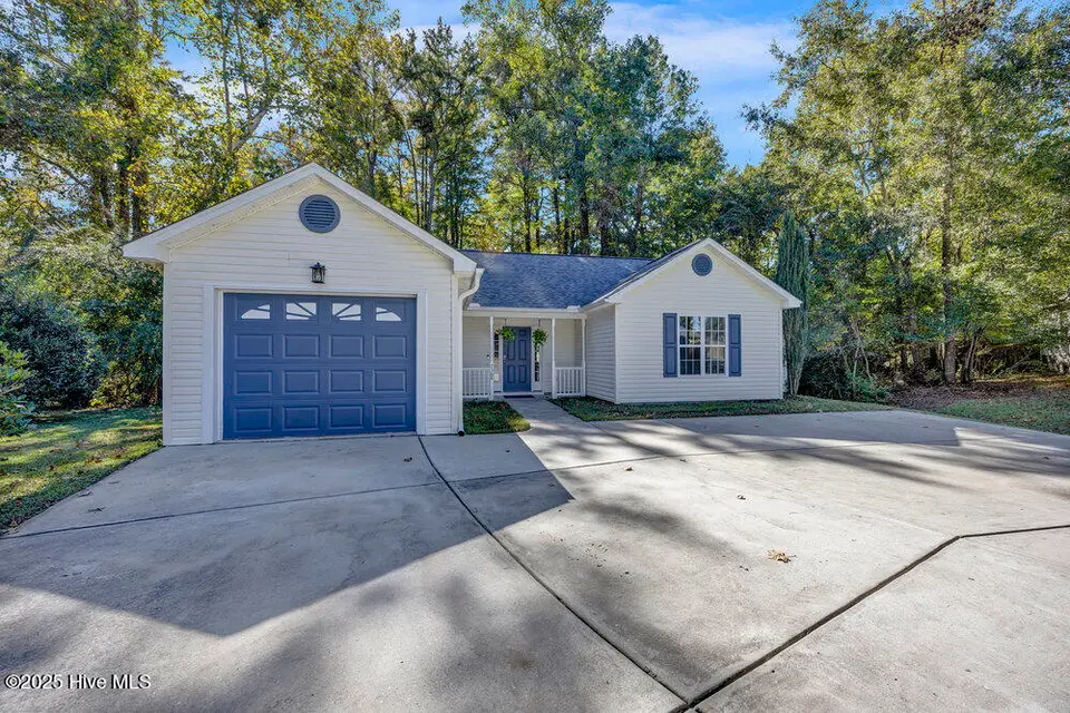 7368 Hazelstone Lane, Leland, NC 28451 — 3-bedroom home in Stoney Creek Plantation, Leland, NC, photo 1 of 33: Front