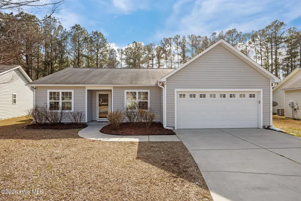 3414 Richard Court, New Bern, NC 28560 — 3-bedroom home in Pinecrest Estates, New Bern, NC, photo 1 of 38: Front of home