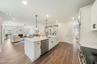 19 S Bandwheel Way, Hampstead, NC 28443 – photo 6: Kitchen