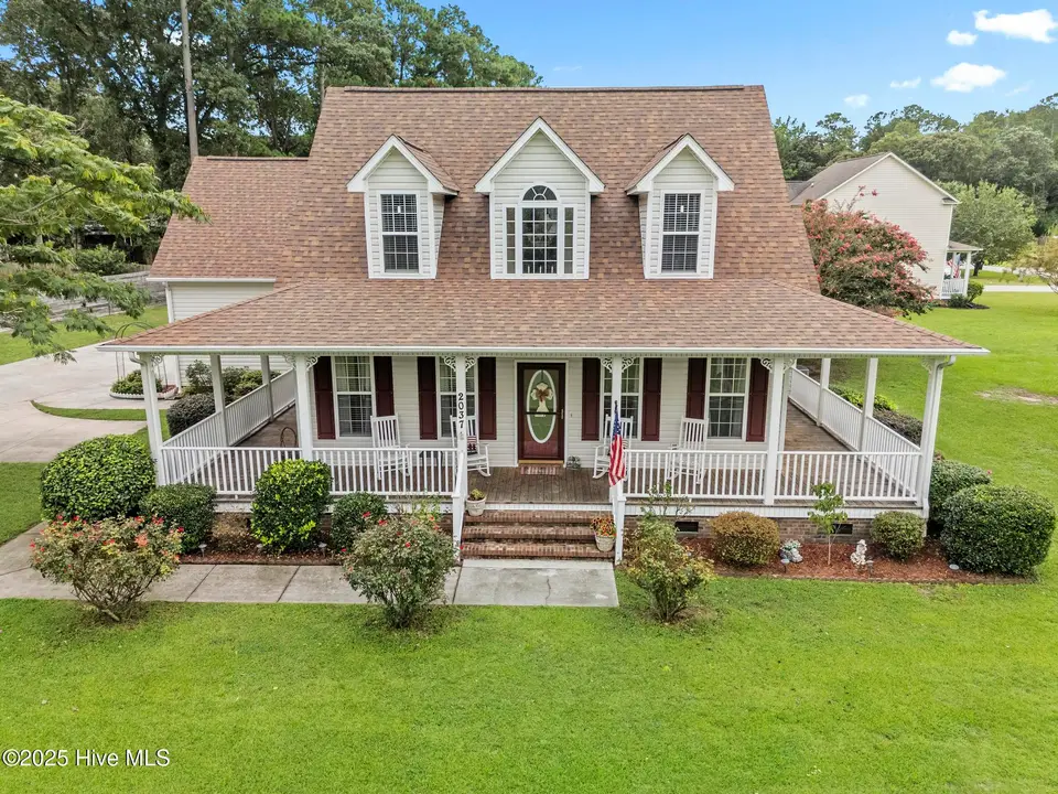 2037 Catherine Lake Road, Richlands, NC 28574 – photo 1 of 55: 2037 catherine01