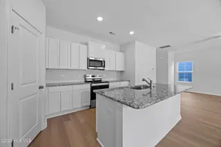 79 W Farley Drive 80, Hampstead, NC 28443 — 4-bedroom home in Brookfield Branch, Hampstead, NC, photo 14 of 48: 12_kitchen
