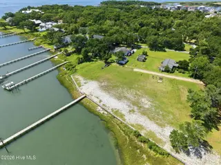 184 2 Lennoxville Point Road, Beaufort, NC 28516 – photo 5: 6-web-or-mls-DJI_20260702113036_0409_D