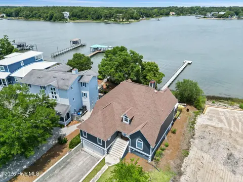 915 Chadwick Shores Dr, Sneads Ferry