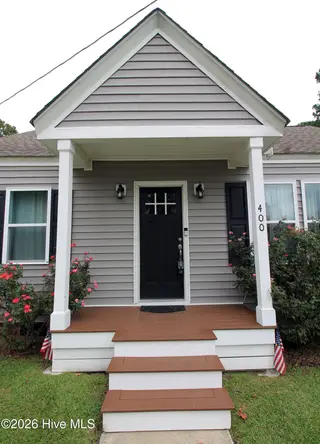 400 E 11th Street, Washington, NC 27889 – photo 3: Entrance