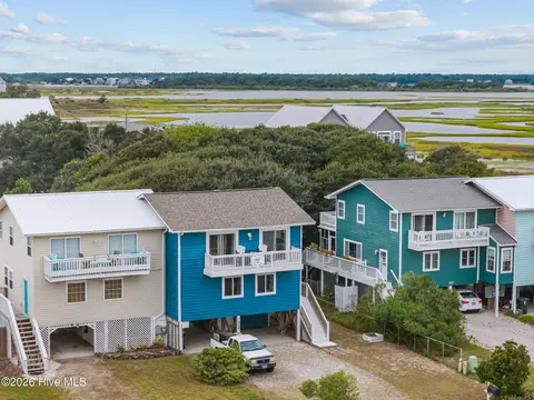 219 Oyster Ln, North Topsail Beach