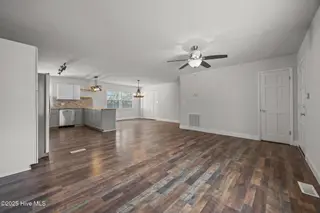 504 Oakwood Avenue, Jacksonville, NC 28546 – photo 17: 6-web-or-mls-504 Oakwood Ave. 6