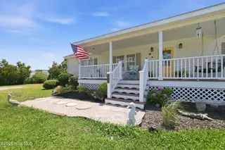 202 Willis Drive, Harkers Island, NC 28531 – photo 4: 4-web-or-mls-202 Willis Dr 004