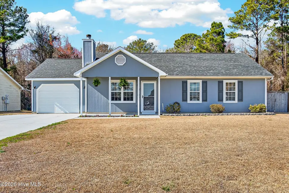 127 Glenwood Drive, Hubert, NC 28539 – photo 1 of 24: 01
