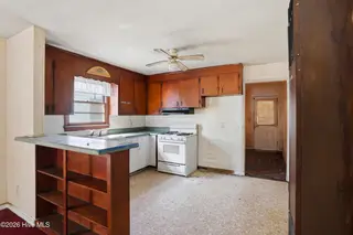 616 S 7th Street, Wilmington, NC 28401 – photo 8: 8_616_s_7th_st_008
