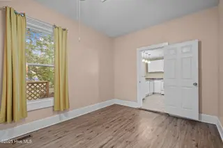 1204 Castle Street, Wilmington, NC 28401 – photo 19: 53-web-or-mls-Photo Apr 03 2025, 12 32 0