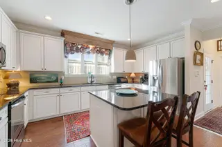 301 Hedrick Street, Beaufort, NC 28516 – photo 18: Kitchen with granite counters