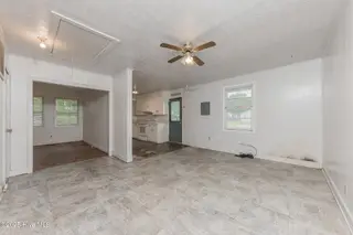39 Sophia Drive, Jacksonville, NC 28540 — 3-bedroom home in Lakeview Park, Jacksonville, NC, photo 13 of 51: Dining