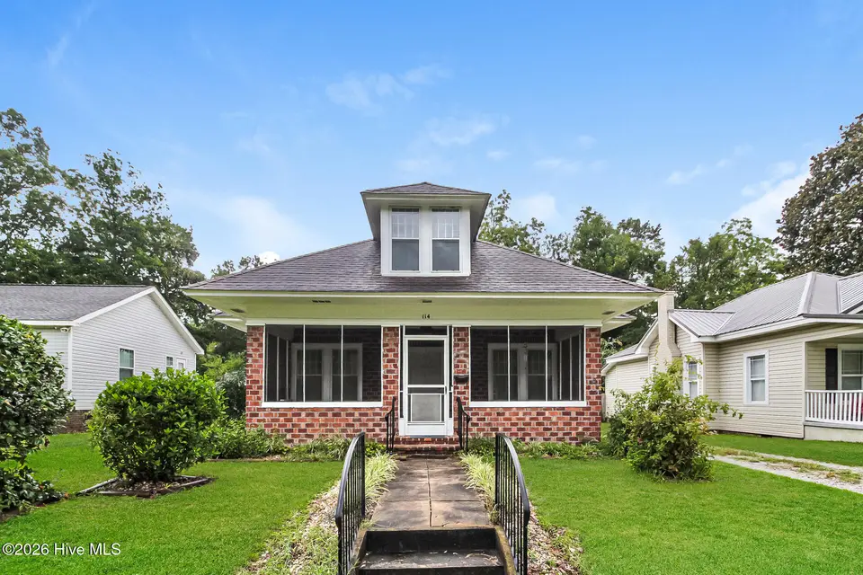 114 E Clay Street, Whiteville, NC 28472 – photo 1 of 20: listing_0