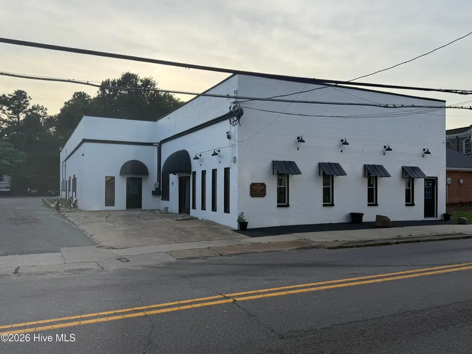 305 S Road Street, Elizabeth City, NC 27909 – photo 1 of 13: IMG_2842