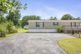 178 Cedarwood Drive, Swansboro, NC 28584 – photo 3: 3-web-or-mls-174-Cedarwood-6-29-26-002