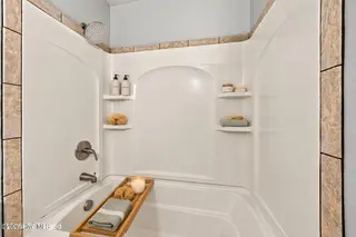 811 Little John Avenue, Jacksonville, NC 28546 — 3-bedroom home in Sherwood Forest, Jacksonville, NC, photo 20 of 24: Second Bathroom