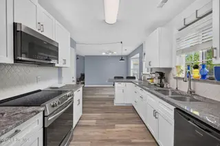 1608 Blue Tick Court, Wilmington, NC 28411 — 4-bedroom home in Quail Woods, Wilmington, NC, photo 11 of 45: 1608BlueTickCourt-29