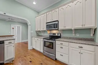 1513 Rhem Avenue, New Bern, NC 28560 – photo 22: lots of cabinets
