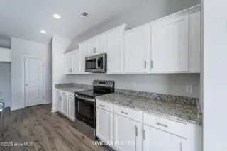 422 Montgomery Drive, Jacksonville, NC 28546 – photo 15: SIMILAR PHOTO SHILOH-17
