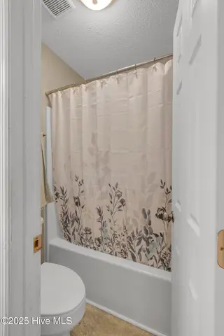406 Hunting Green Drive, Jacksonville, NC 28546 – photo 15: 425A0189