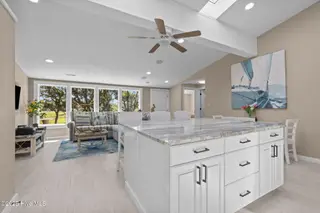 145 Hoop Pole Creek Drive B, Atlantic Beach, NC 28512 – photo 12: 32-web-or-mls-1S3A9244